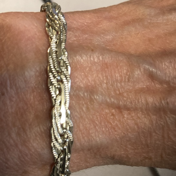 Sterling silver stamped 925 woven band bracelet. Nice quality. Pre owned - Picture 7 of 7